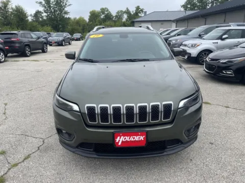 More photos of 2019 Jeep Cherokee Latitude at Houdek Auto Center, IA