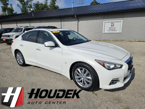White 2014 INFINITI Q50 Premium for sale in Marion, IA