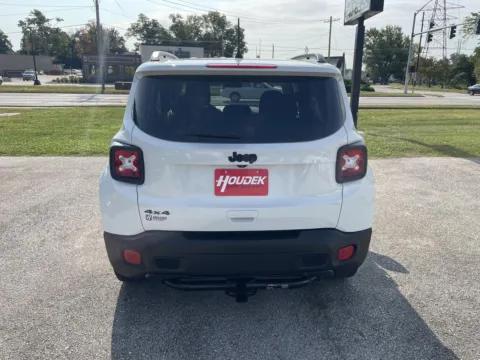 More photos of 2018 Jeep Renegade Altitude at Houdek Auto Center, IA