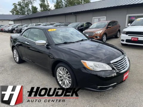 Black 2012 Chrysler 200 Limited for sale in Marion, IA