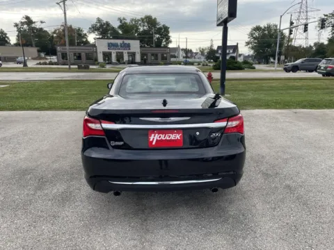 More photos of 2012 Chrysler 200 Limited at Houdek Auto Center, IA