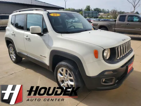 White 2015 Jeep Renegade Latitude for sale in Marion, IA