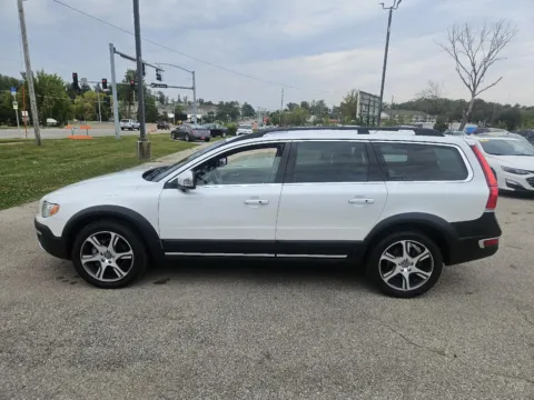 More photos of 2015 Volvo XC70 T6 Platinum at Houdek Auto Center, IA