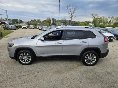 More photos of 2019 Jeep Cherokee Latitude Plus at Houdek Auto Center, IA