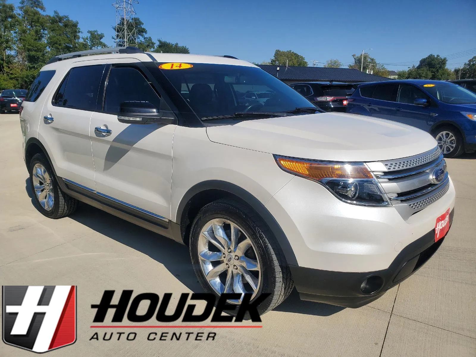White 2014 Ford Explorer XLT for sale in Marion, IA