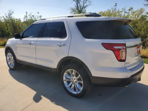 More photos of 2014 Ford Explorer XLT at Houdek Auto Center, IA