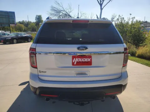 More photos of 2014 Ford Explorer XLT at Houdek Auto Center, IA