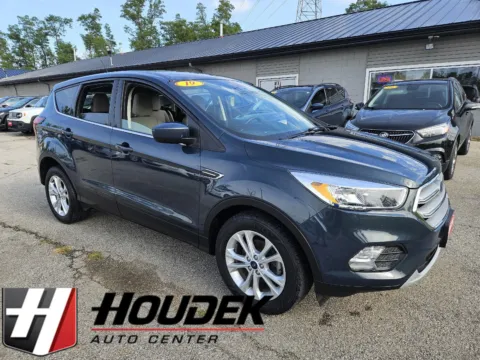 Green 2019 Ford Escape SE for sale in Marion, IA
