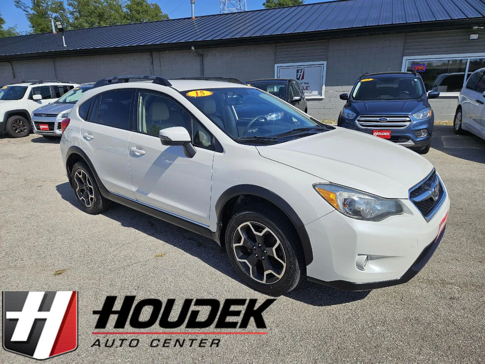White 2015 Subaru XV Crosstrek Limited for sale in Marion, IA