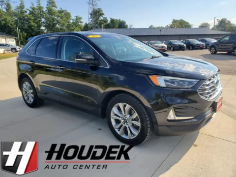 Black 2019 Ford Edge Titanium for sale in Marion, IA