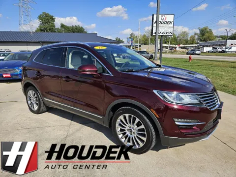 Red 2018 Lincoln MKC Reserve for sale in Marion, IA