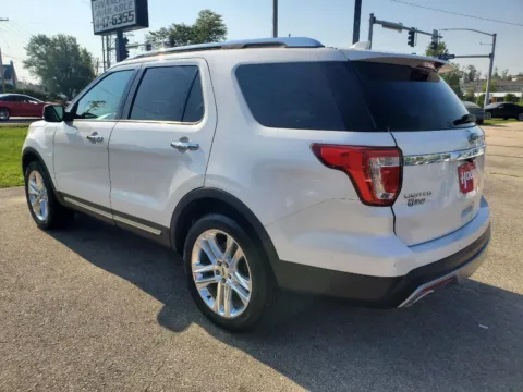 More photos of 2016 Ford Explorer Limited at Houdek Auto Center, IA