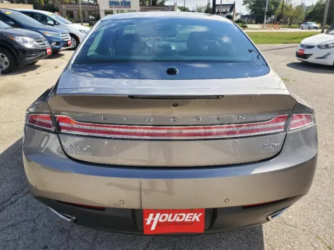 More photos of 2016 Lincoln MKZ Hybrid at Houdek Auto Center, IA