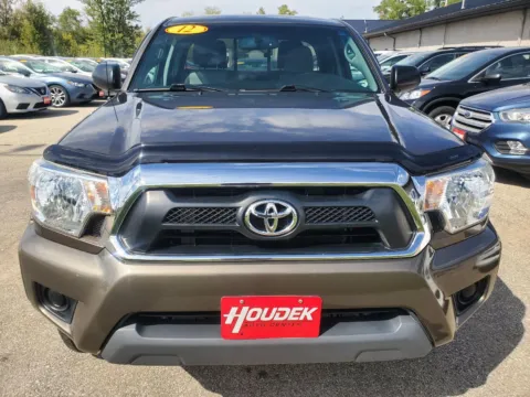 Photos of 2012 Toyota Tacoma Access Cab 4WD for sale in Marion, IA at Houdek Auto Center