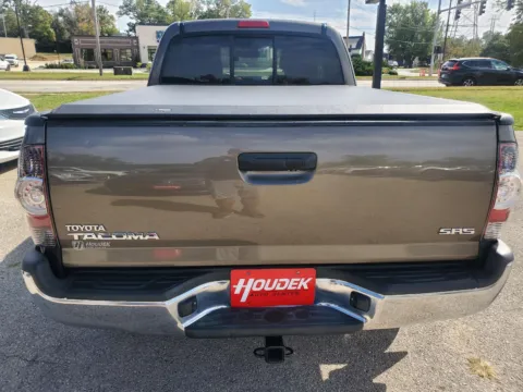 More photos of 2012 Toyota Tacoma Access Cab 4WD at Houdek Auto Center, IA