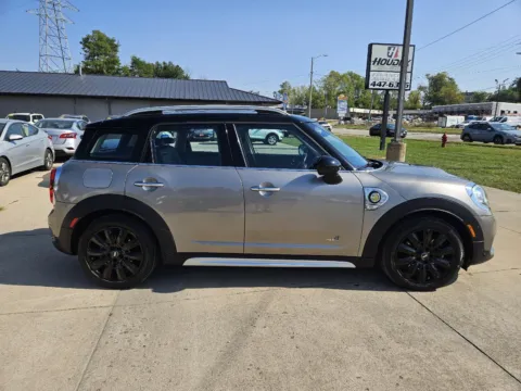 More photos of 2018 MINI Countryman Cooper S E at Houdek Auto Center, IA