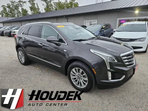 Black 2018 Cadillac XT5 Luxury AWD for sale in Marion, IA