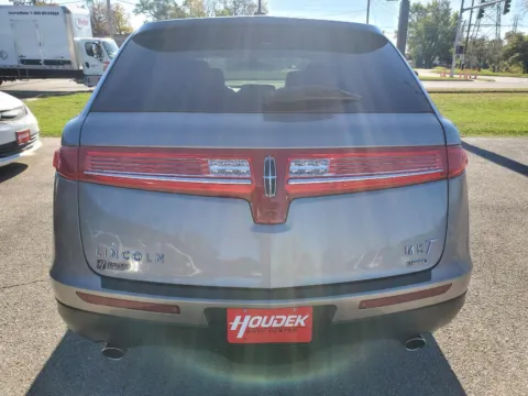 More photos of 2016 Lincoln MKT EcoBoost at Houdek Auto Center, IA