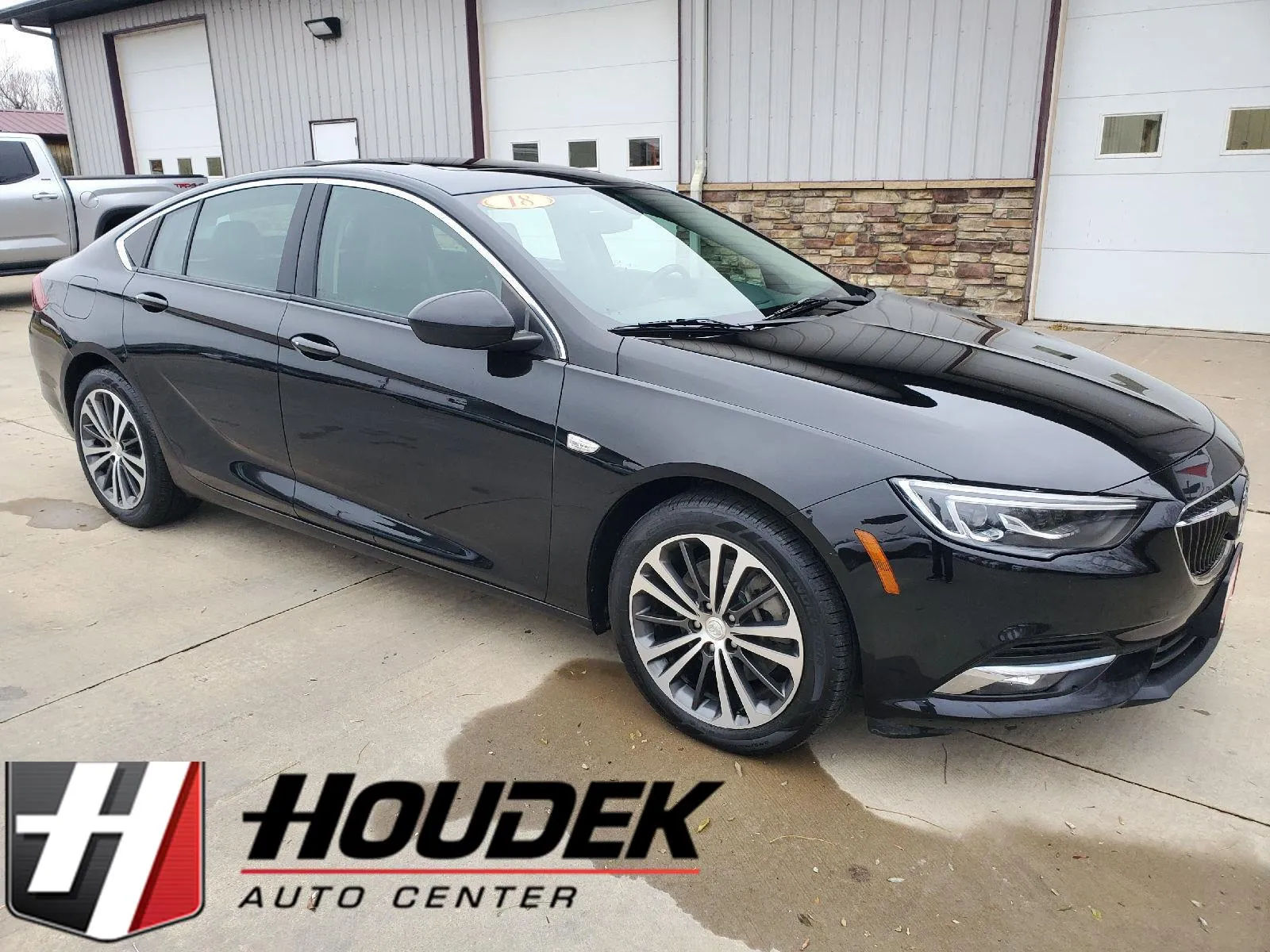 Black 2018 Buick Regal Sportback Essence for sale in Marion, IA