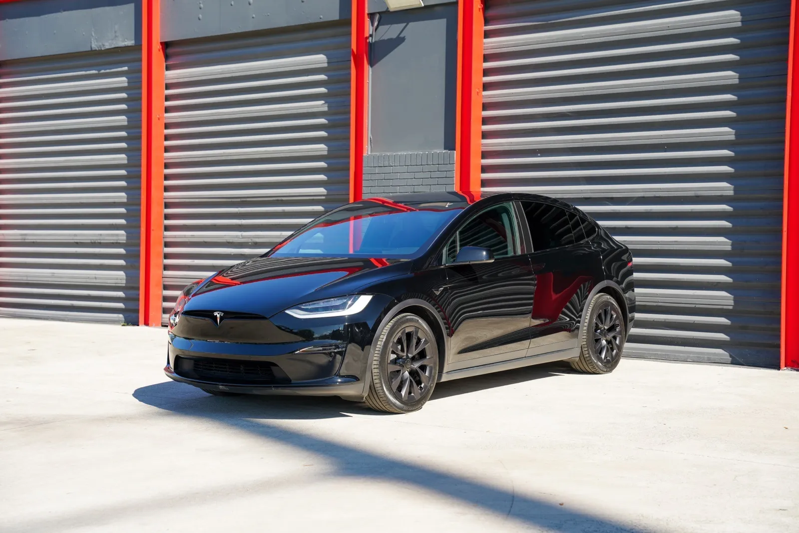 2022 Tesla Model X Plaid's photo