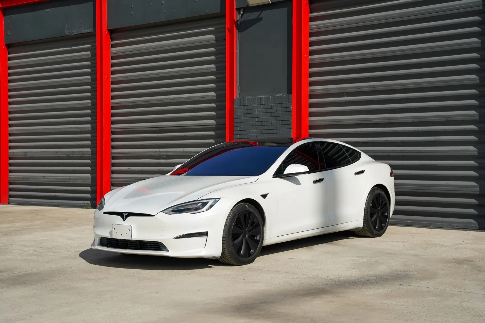 2022 Tesla Model S Base's photo