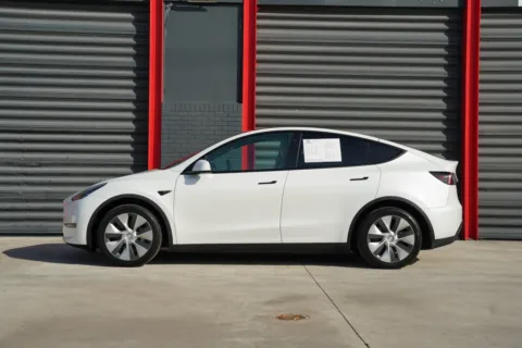 More photos of 2022 Tesla Model Y Long Range at Gravity Autos Hollywood, FL