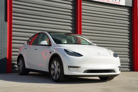 More photos of 2022 Tesla Model Y Long Range at Gravity Autos Hollywood, FL