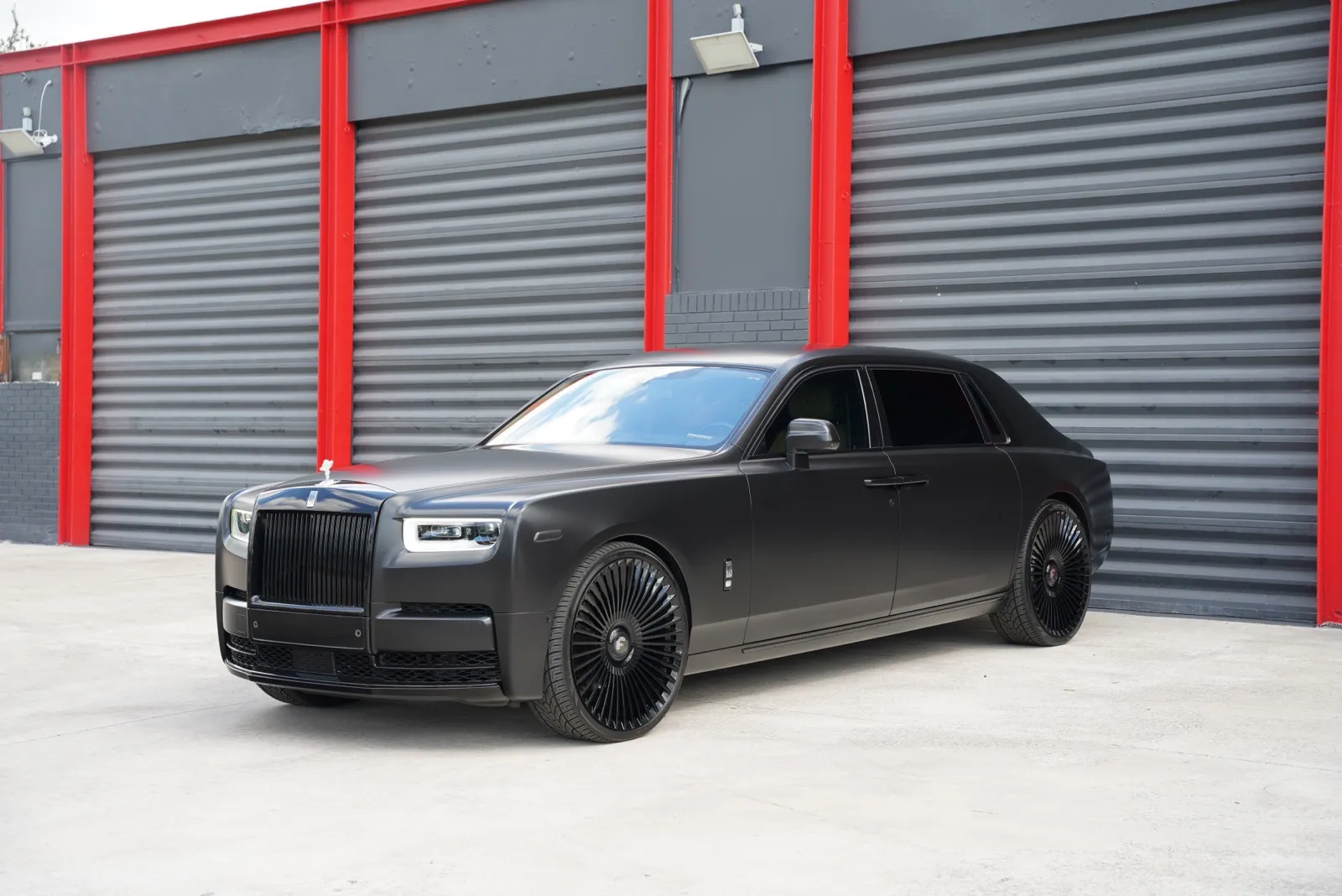 2021 Rolls-Royce Phantom Base's photo