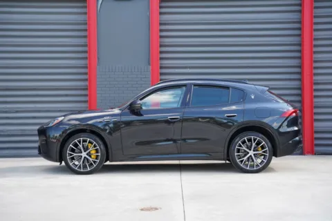 Photos of 2023 Maserati Grecale GT for sale in Hollywood, FL at Gravity Autos Hollywood