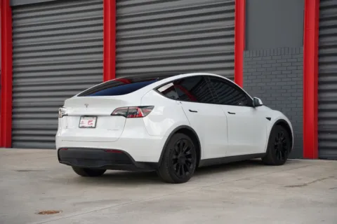 More photos of 2021 Tesla Model Y Long Range at Gravity Autos Hollywood, FL