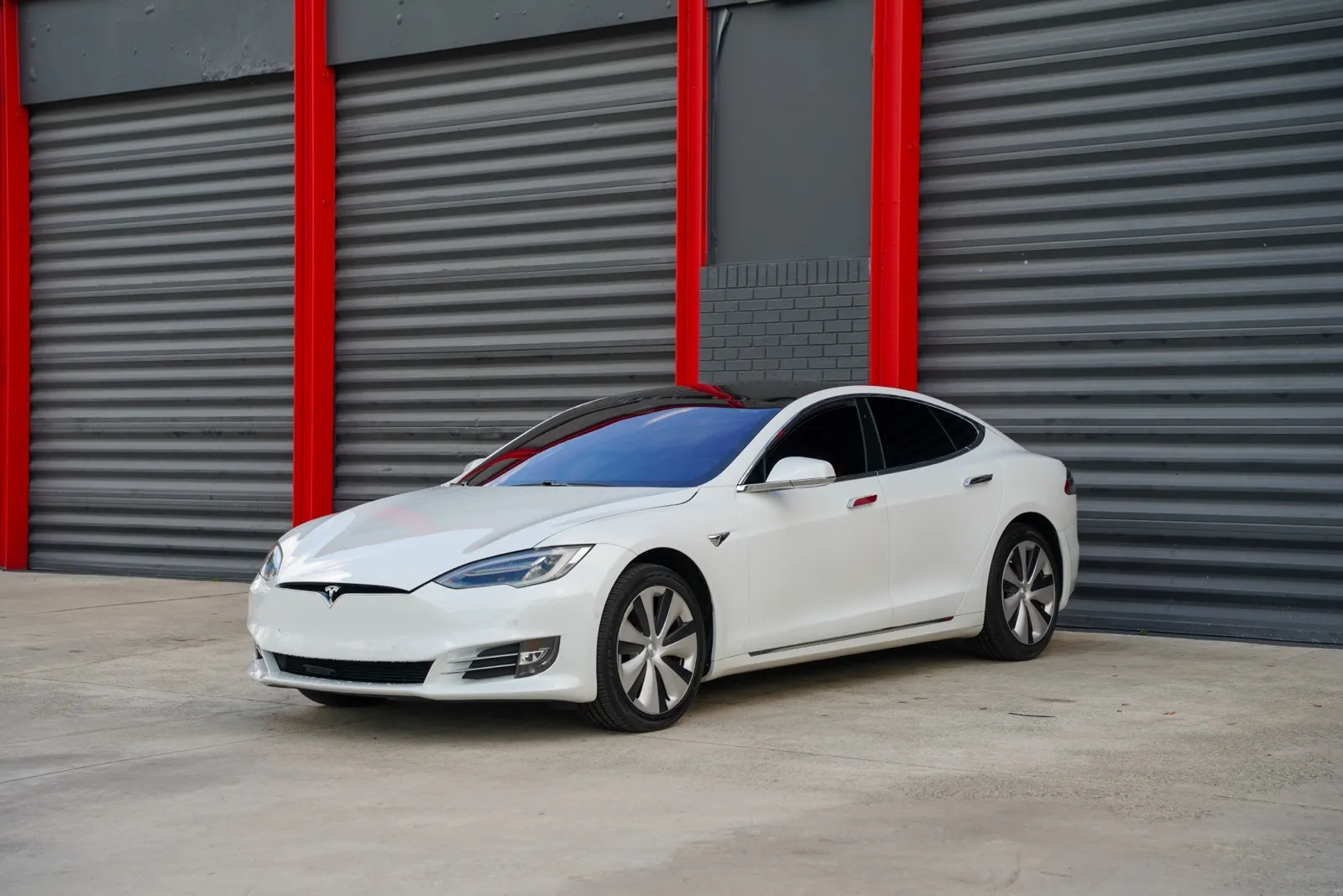 2021 Tesla Model S Long Range Plus's photo