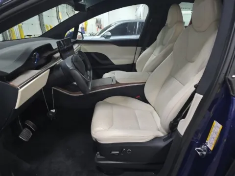 Another view of 2023 Tesla Model X Standard Range for sale in Hollywood, FL at Gravity Autos Hollywood