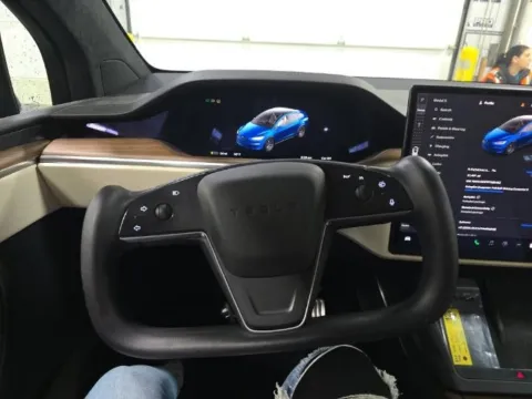 More photos of 2023 Tesla Model X Standard Range at Gravity Autos Hollywood, FL