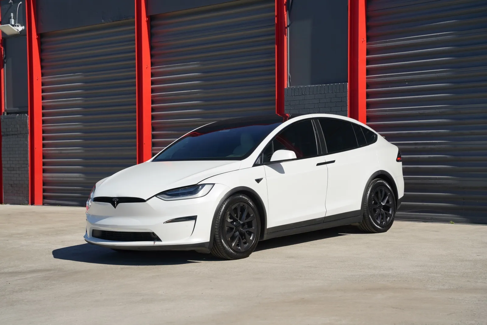 2022 Tesla Model X Plaid's photo