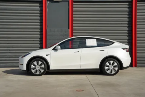 More photos of 2023 Tesla Model Y Long Range at Gravity Autos Hollywood, FL