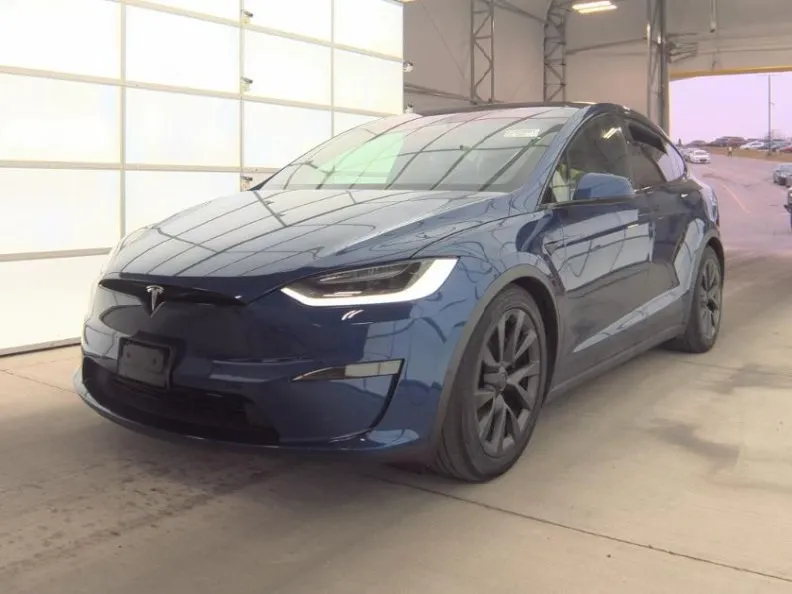 2023 Tesla Model X Long Range's photo
