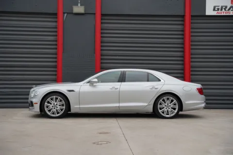 More photos of 2023 Bentley Flying Spur Hybrid Mulliner at Gravity Autos Hollywood, FL