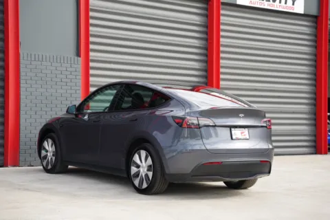 More photos of 2023 Tesla Model Y Standard Range at Gravity Autos Hollywood, FL