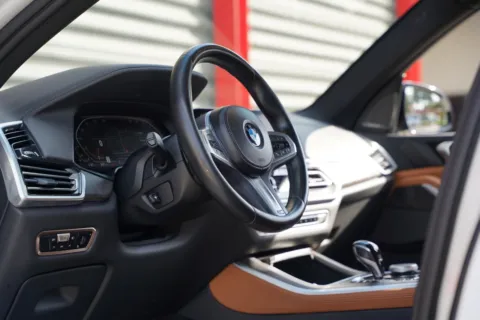 Another view of 2023 BMW X5 sDrive40i for sale in Hollywood, FL at Gravity Autos Hollywood