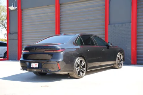 More photos of 2023 BMW i7 xDrive60 at Gravity Autos Hollywood, FL