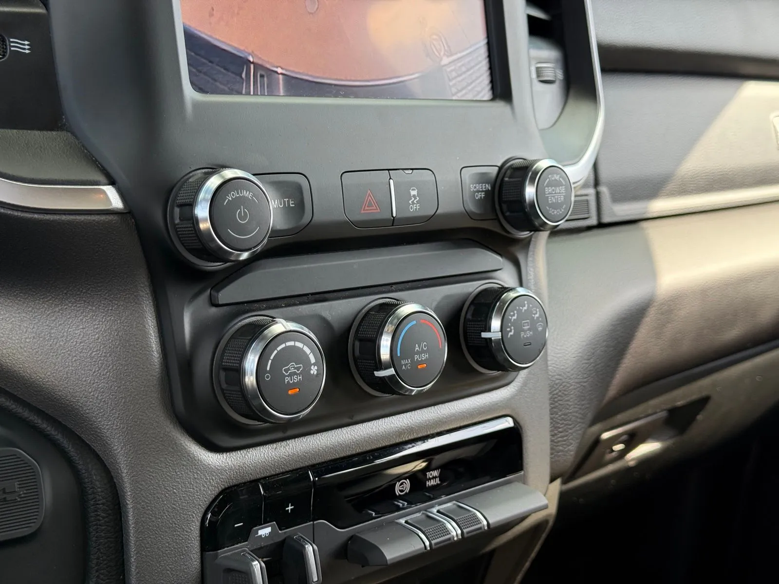 2024 RAM Ram 3500 Pickup Big Horn - Photo 22