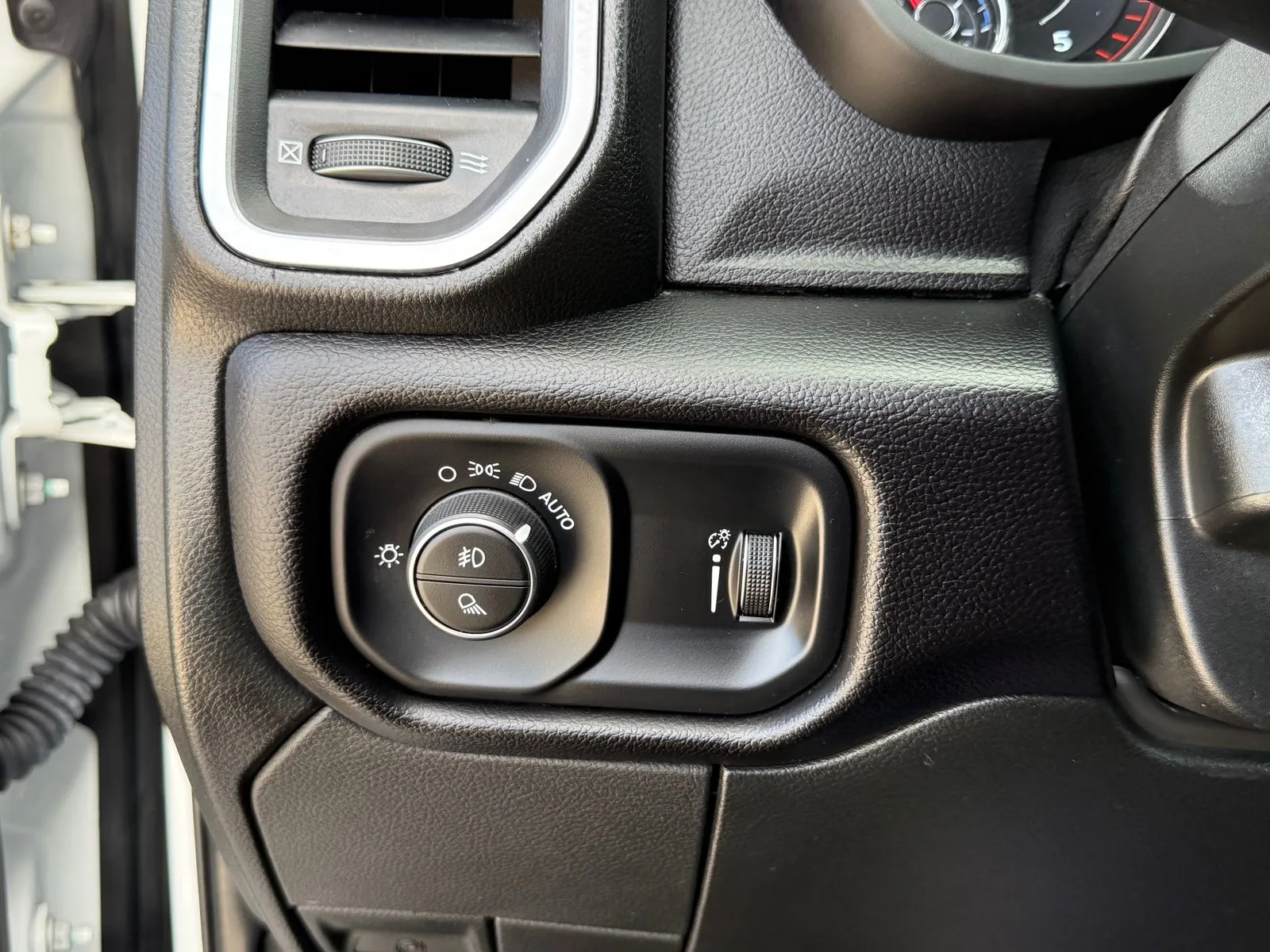 2024 RAM Ram 3500 Pickup Big Horn - Photo 24