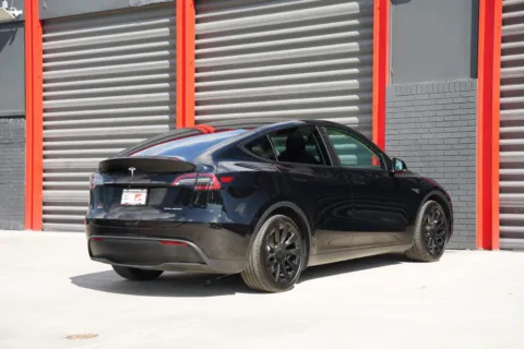 More photos of 2022 Tesla Model Y Long Range at Gravity Autos Hollywood, FL