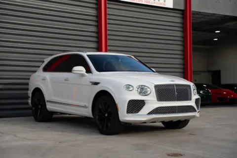 Another view of 2022 Bentley Bentayga V8 for sale in Hollywood, FL at Gravity Autos Hollywood
