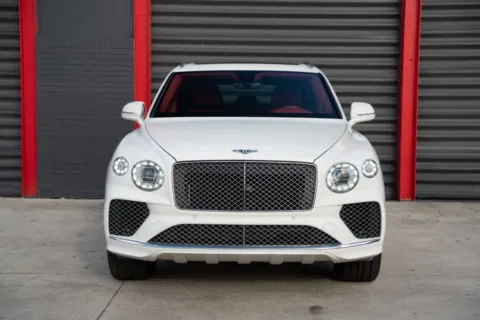 Photos of 2022 Bentley Bentayga V8 for sale in Hollywood, FL at Gravity Autos Hollywood