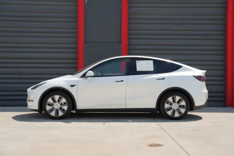 More photos of 2023 Tesla Model Y Long Range at Gravity Autos Hollywood, FL