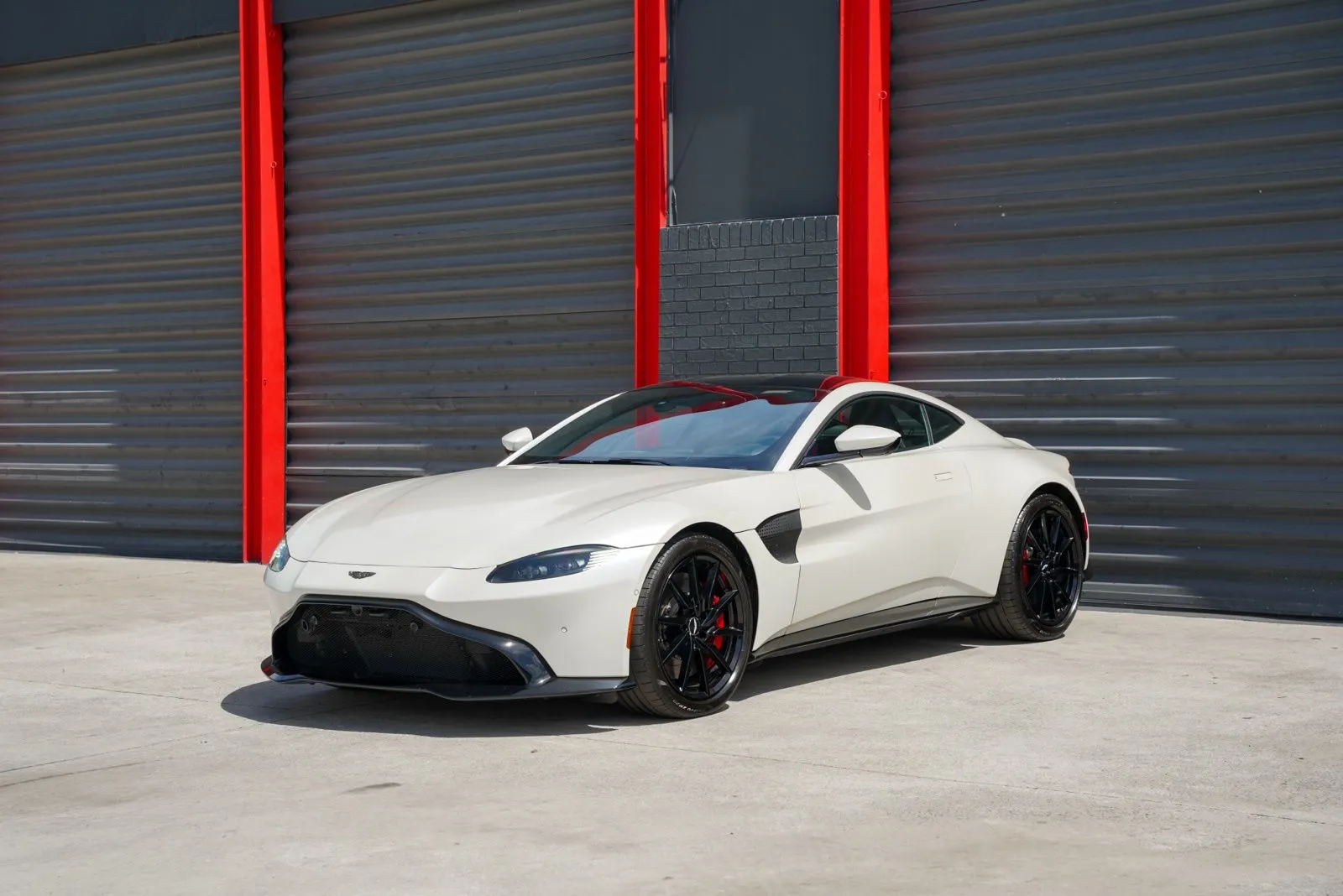 2019 Aston Martin Vantage 4.0 V8's photo