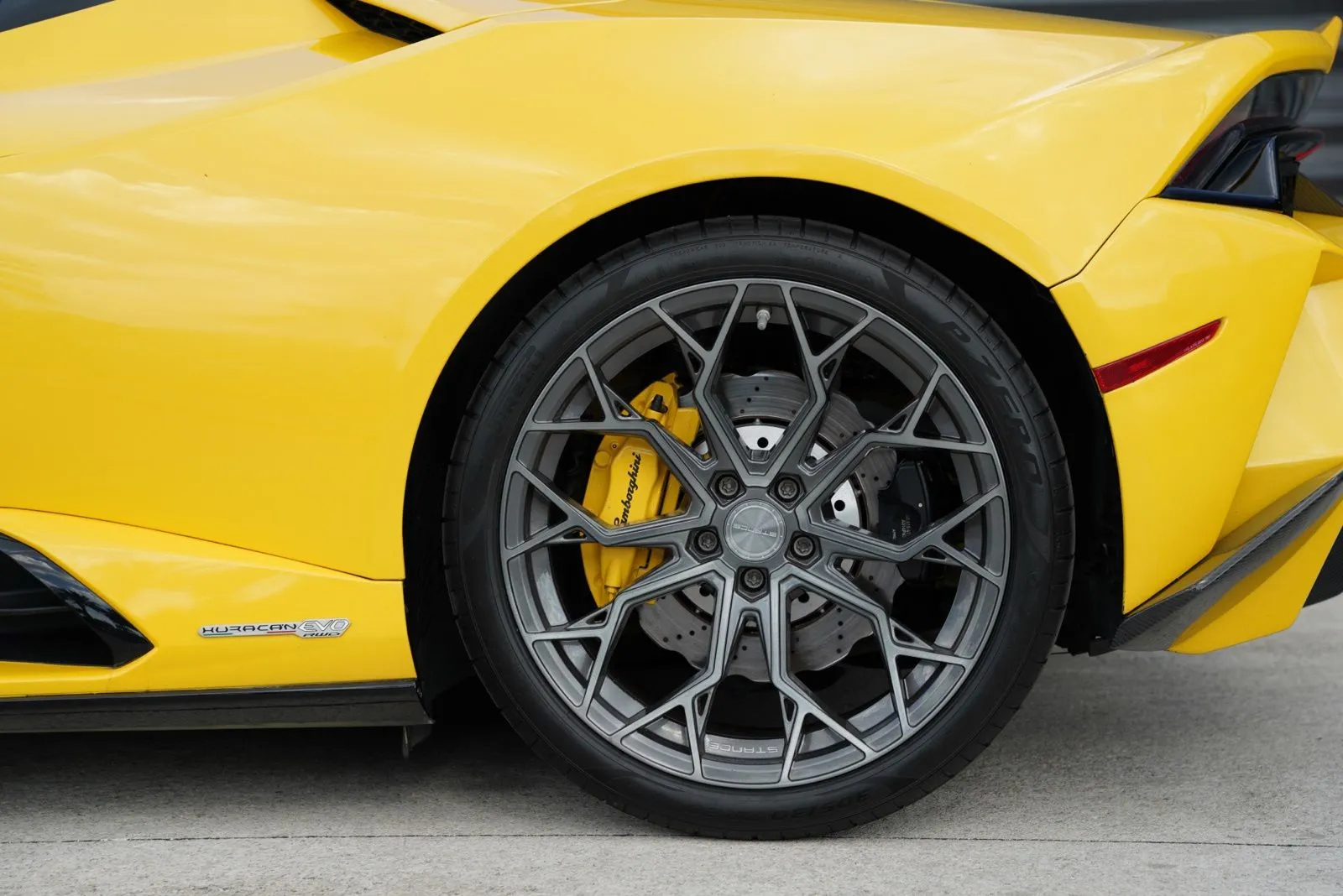 2022 Lamborghini Huracan EVO - Photo 18