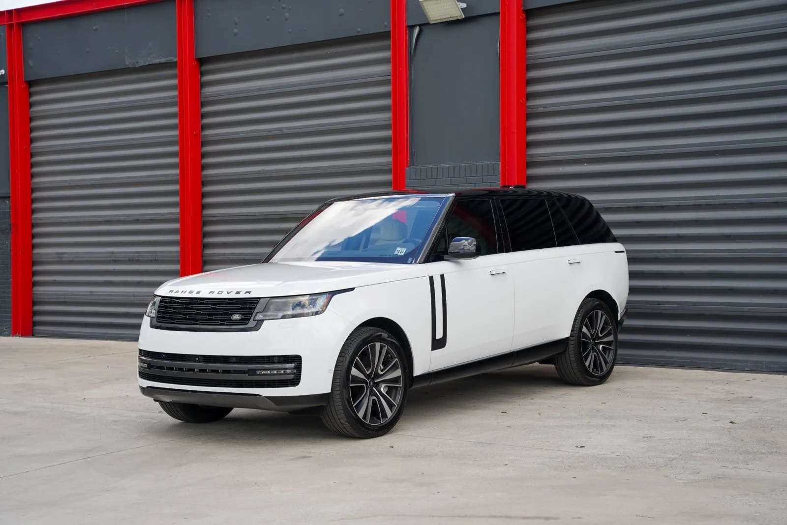 Gray 2023 Land Rover Range Rover SE for sale in Hollywood, FL