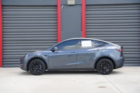 More photos of 2023 Tesla Model Y Long Range at Gravity Autos Hollywood, FL